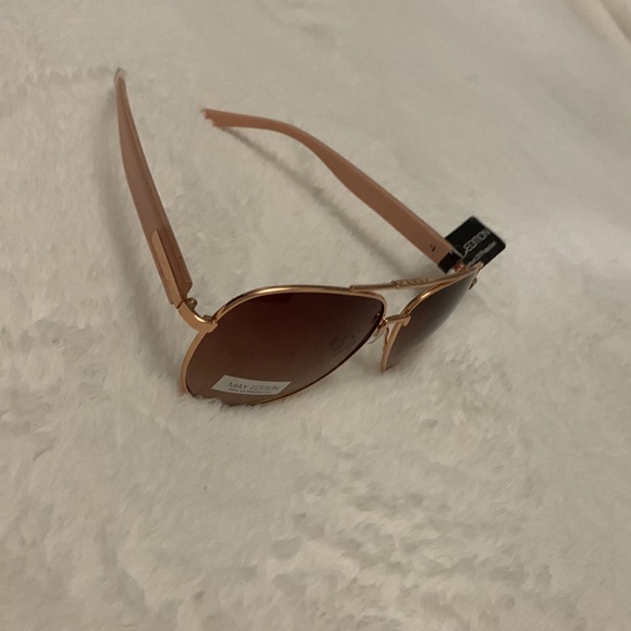 Max edition sunglasses 100% uv protected - Picture 3 of 3